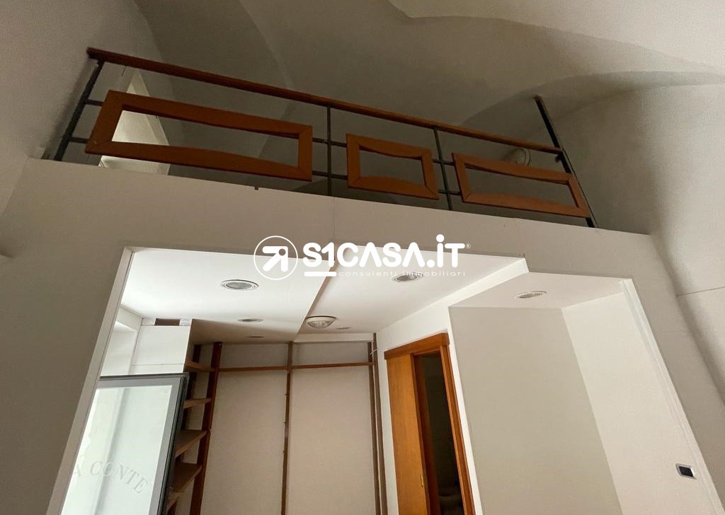 Rent Business / Commercial License Galatone - Commercial premises in Via XX Settembre Locality 