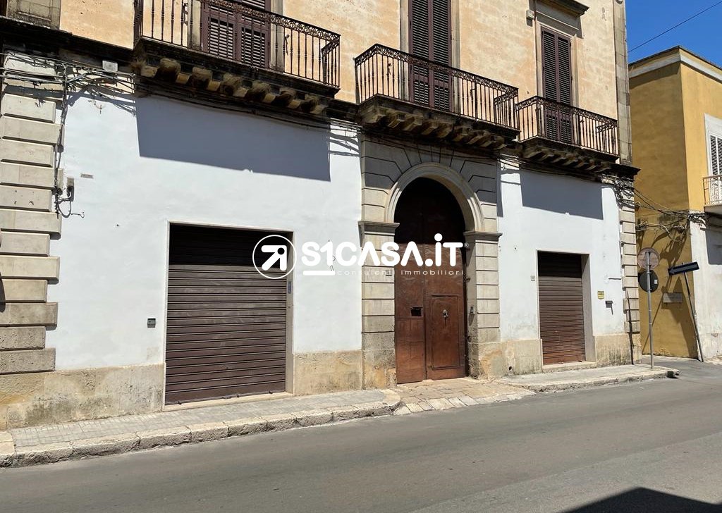 Rent Business / Commercial License Galatone - Commercial premises in Via XX Settembre Locality 