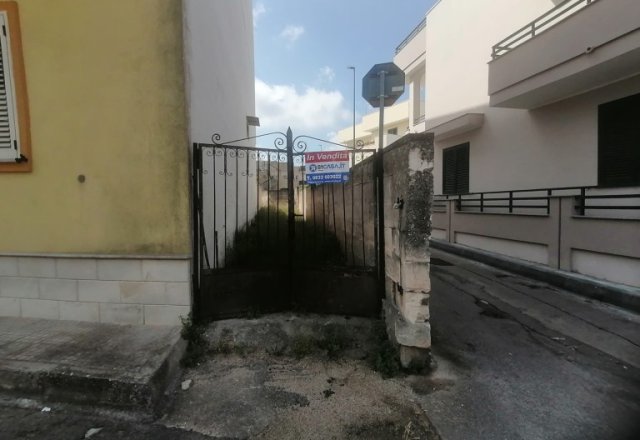 We sell in Galatone building land zone B1