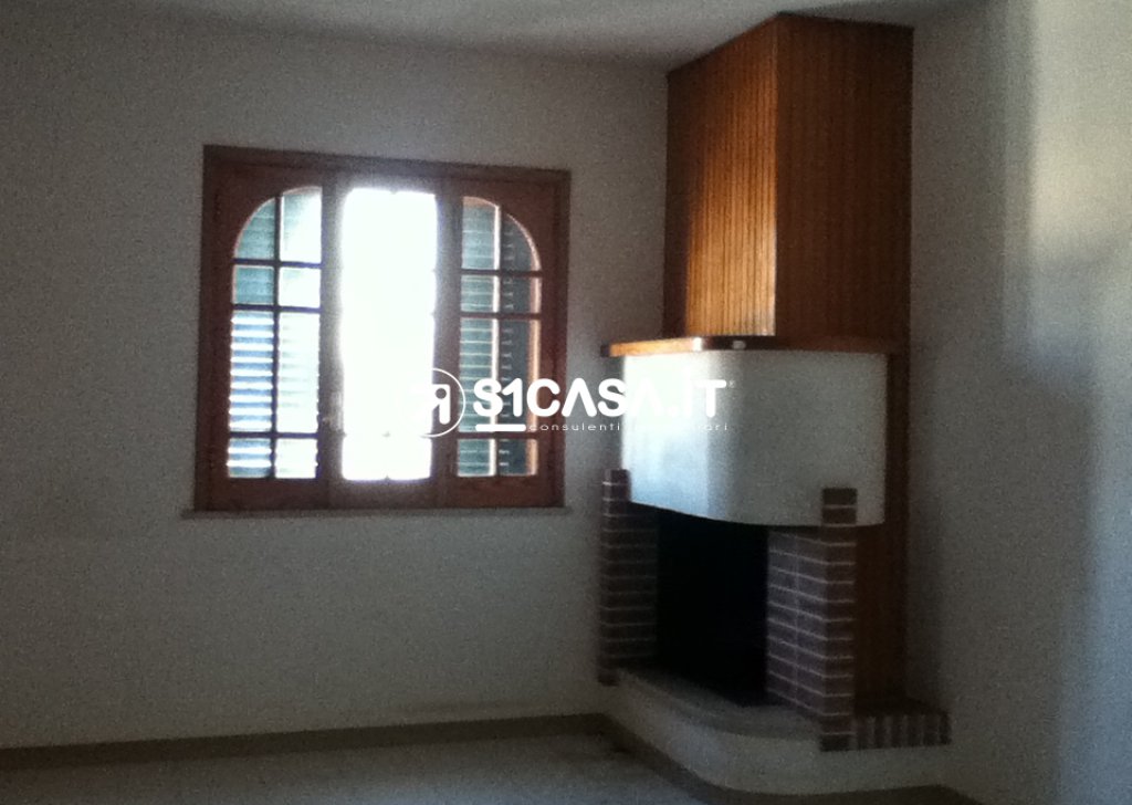 Sale Apartment Galatone - We sell in Galatone apartment on the 2nd floor Locality 