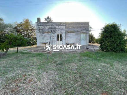 House with land for sale in Galatina