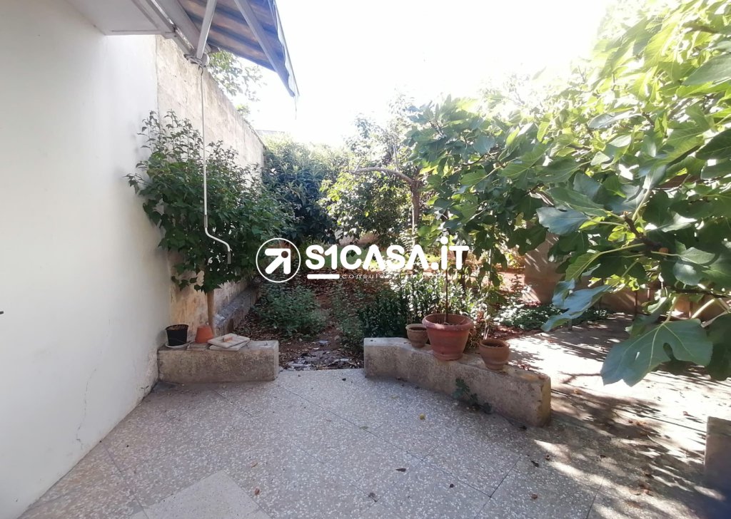 Sale Independent House Galatone - We sell in Galatone independent house with garden Locality 