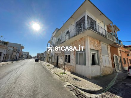 Semi-detached house to renovate in Galatina