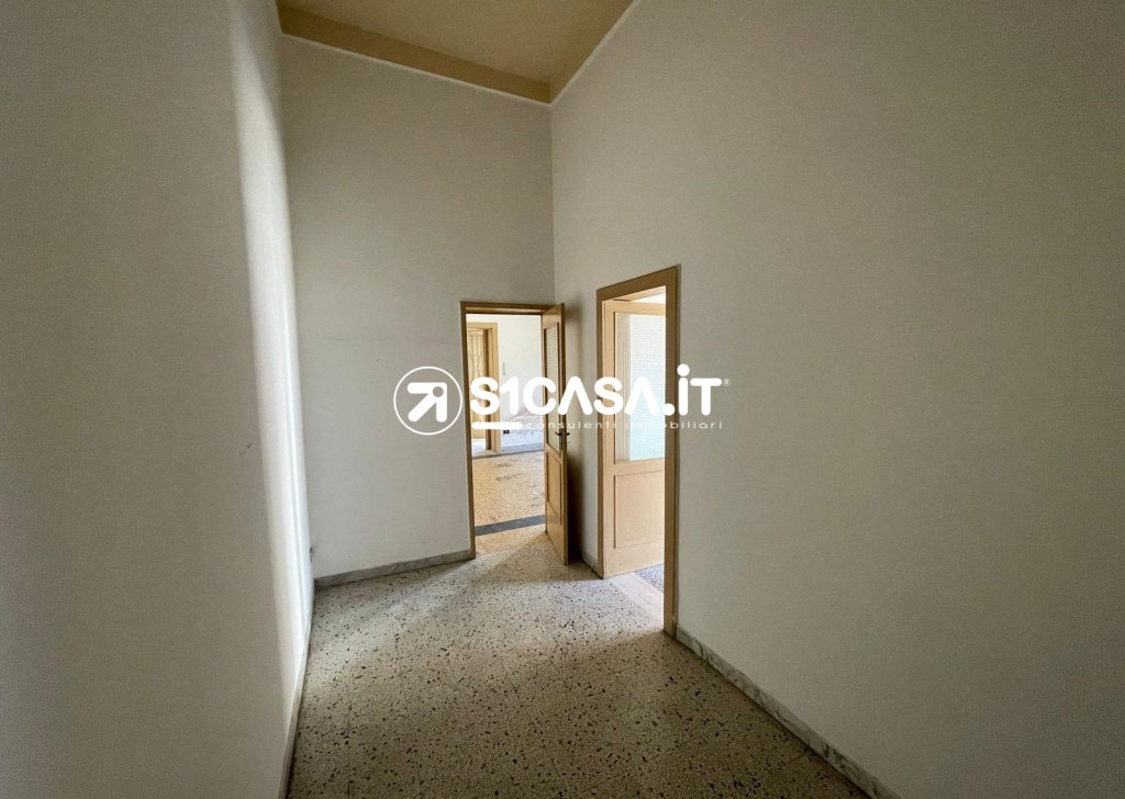 Sale Apartment Galatina - Semi-detached house to renovate in Galatina Locality 