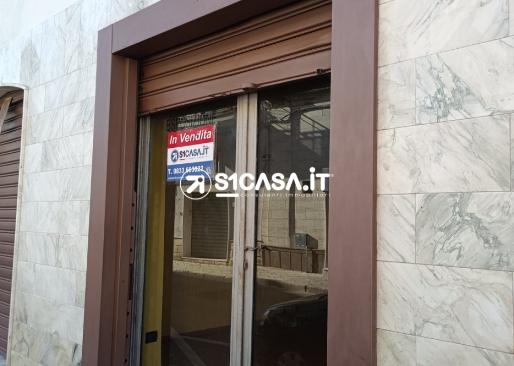 Shop/Commercial Local for sale  48 sqm excellent condition, Galatone